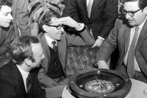 Man Who Cracked Roulette and Won Millions Dies at 86