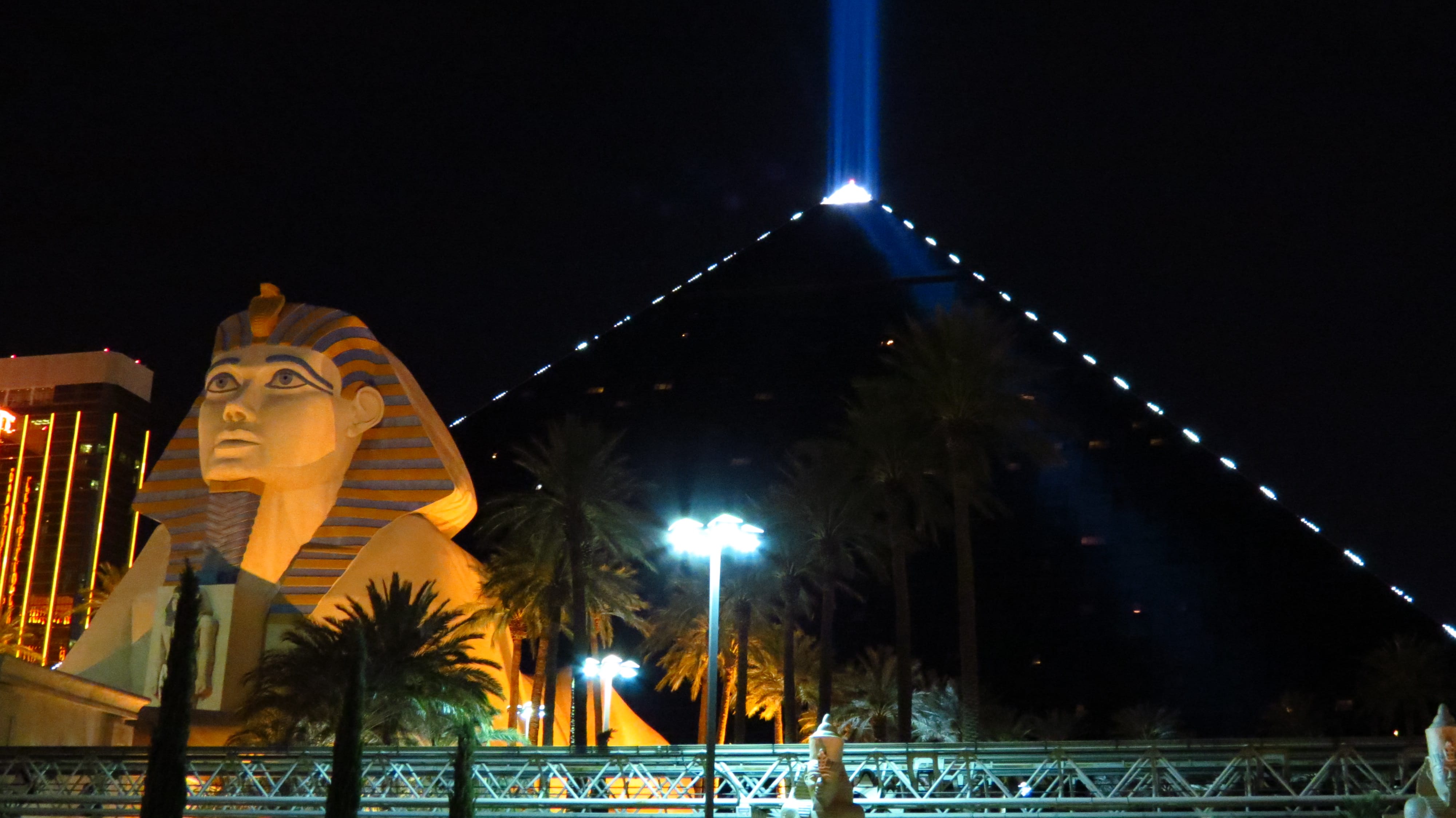 Luxor Casino Resort – Ancient Egypt Luxury in the Heart of Las Vegas